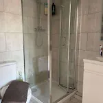 Luxury Two Bedroom Apartment In Bayswater
